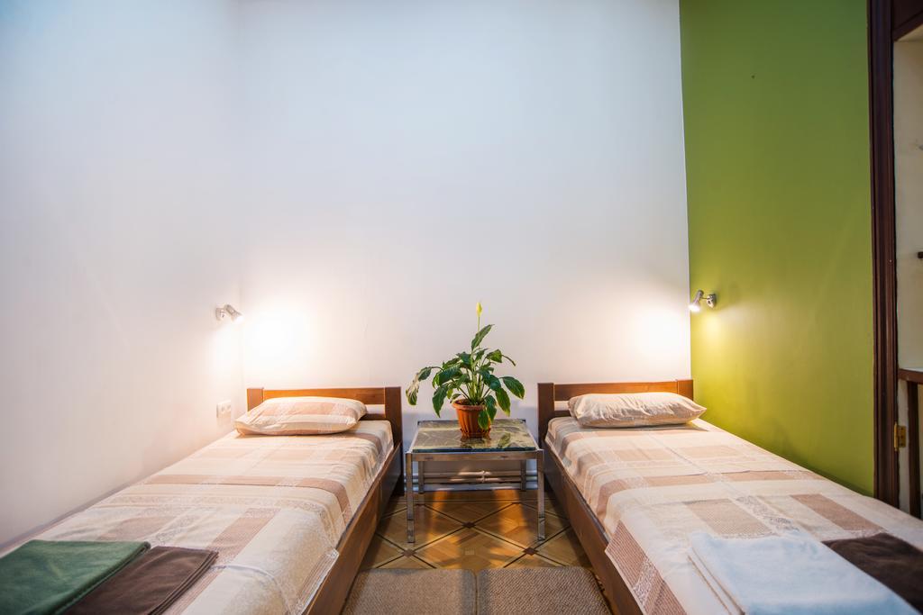 Hostel Berloga Odessa Exteriör bild