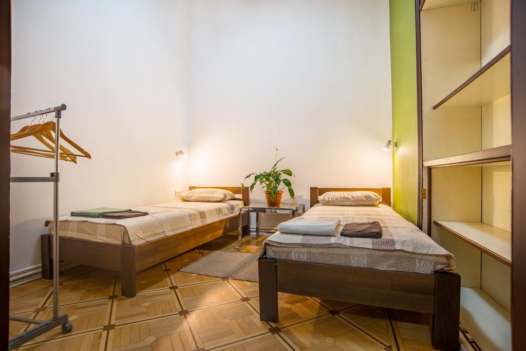 Hostel Berloga Odessa Exteriör bild