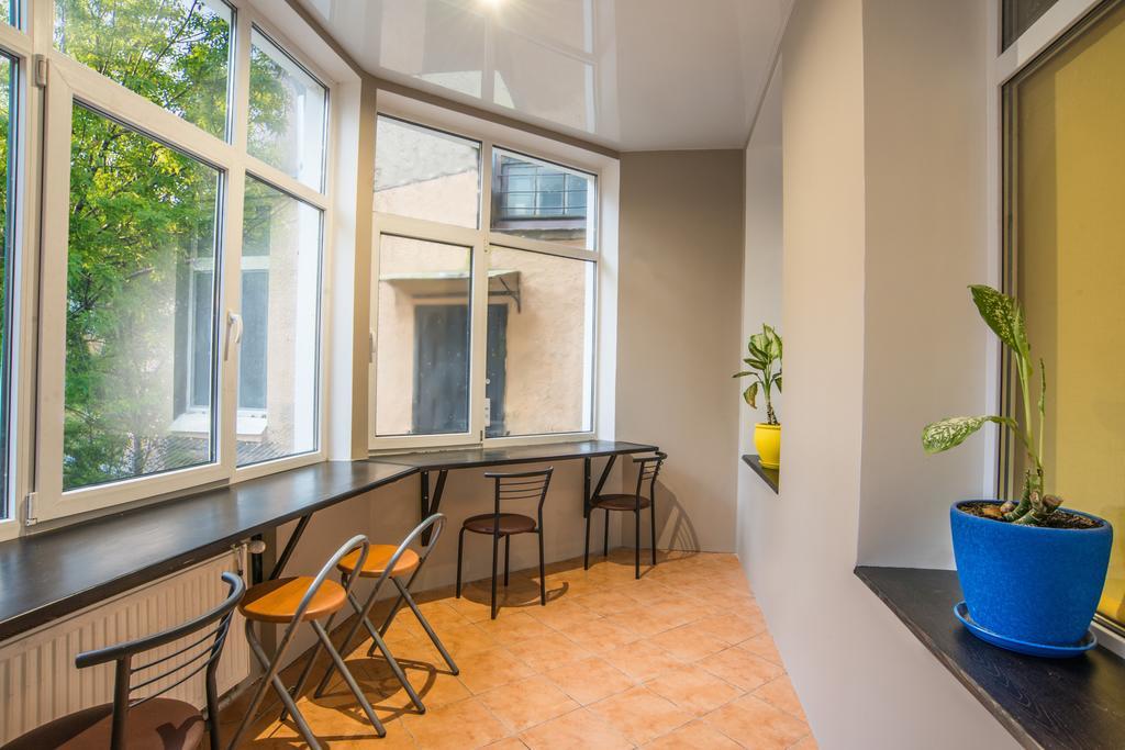 Hostel Berloga Odessa Exteriör bild